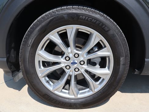 Used 2024 Ford Explorer Limited w/ Limited Technology Package AWD/4WD image 38