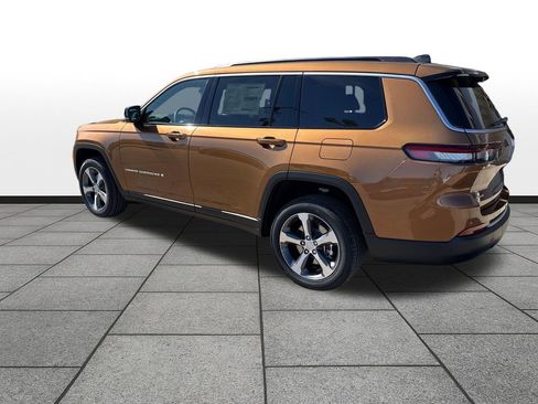 New 2026 Jeep Grand Cherokee L Limited w/ Luxury Tech Group II AWD/4WD image 3