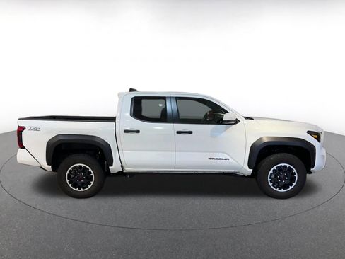 Used 2025 Toyota Tacoma TRD Off-Road image 16