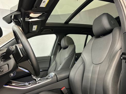 Certified 2022 BMW X5 sDrive40i w/ Parking Assistance Package image 15
