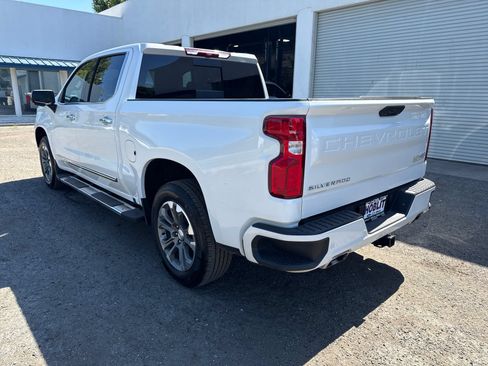 Used 2025 Chevrolet Silverado 1500 High Country AWD/4WD image 3