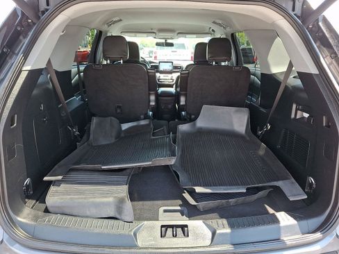 Certified 2023 Ford Explorer XLT w/ Equipment Group 202A AWD/4WD image 27