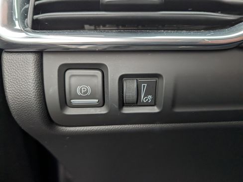 Used 2020 Cadillac XT4 Premium Luxury w/ Cold Weather Package image 13