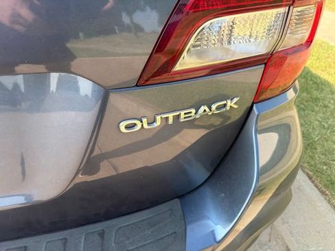 Used 2018 Subaru Outback 2.5i Premium AWD/4WD image 6
