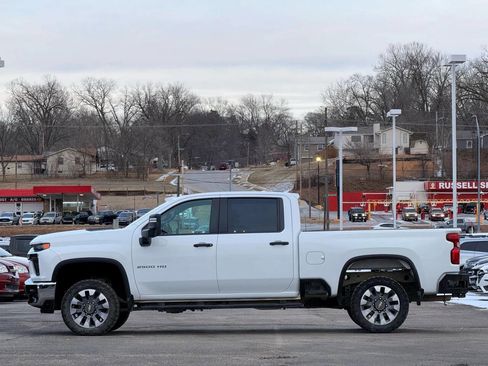 Used 2022 Chevrolet Silverado 2500 Custom w/ Custom Convenience Package image 6