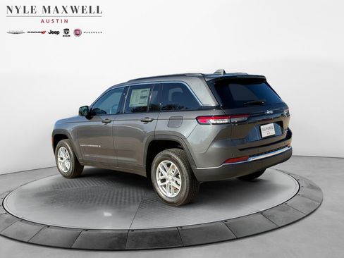 New 2025 Jeep Grand Cherokee Laredo X w/ Luxury Tech Group I image 15
