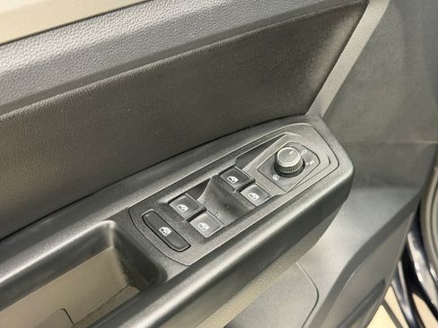 Used 2018 Volkswagen Atlas SE AWD/4WD image 25
