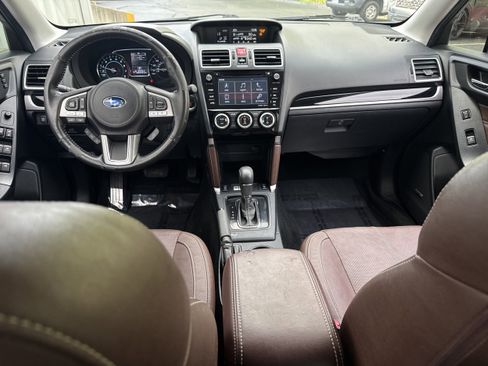 Used 2018 Subaru Forester 2.5i Touring w/ Popular Package #3B AWD/4WD image 17