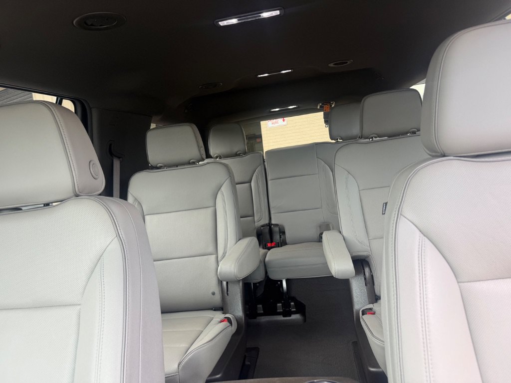 Used 2024 GMC Yukon SLT w/ SLT Luxury Package AWD/4WD image 15