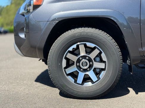 Used 2023 Toyota 4Runner TRD Off-Road Premium w/ Off Road Premium Plus Package AWD/4WD image 9