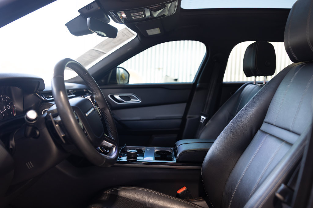 Used 2018 Land Rover Range Rover Velar S AWD/4WD image 23