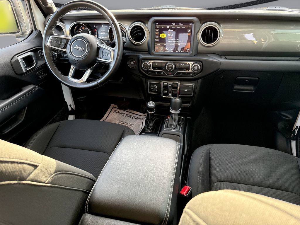 Used 2022 Jeep Gladiator Overland w/ LED Lighting Group AWD/4WD image 19