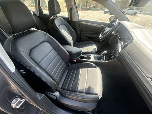 Used 2024 Volkswagen Jetta SE FWD image 27