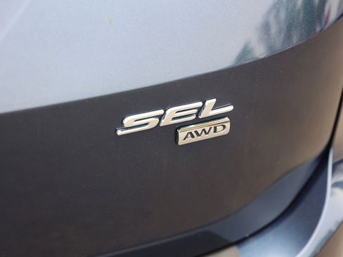 Used 2017 Ford Edge SEL w/ Equipment Group 201A AWD/4WD image 10