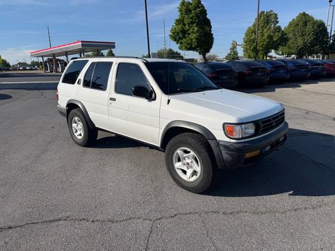 Used 1997 Nissan Pathfinder LE AWD/4WD image 7
