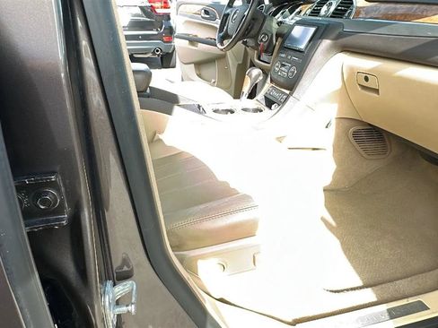 Used 2011 Buick Enclave CXL AWD/4WD image 33