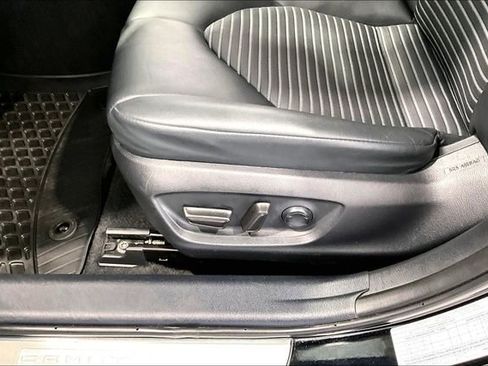 Used 2024 Toyota Camry SE FWD image 19