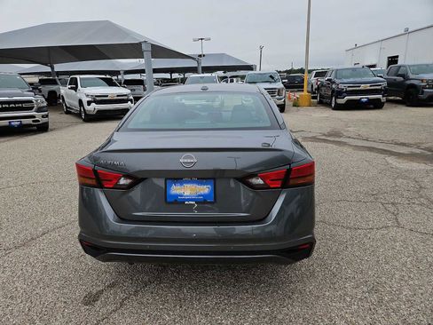 Used 2025 Nissan Altima 2.5 SV FWD image 7