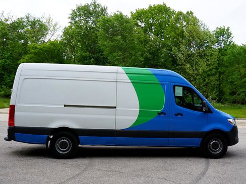 Used 2020 Mercedes-Benz Sprinter 2500 image 6