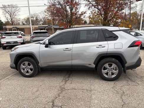 Used 2025 Toyota RAV4 XLE image 8