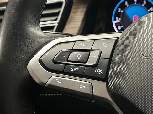 Certified 2025 Volkswagen Atlas SEL Premium R-Line AWD/4WD image 28