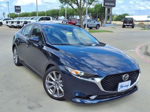 Used 2019 MAZDA MAZDA3 Sedan FWD image 1