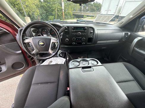 Used 2013 Chevrolet Silverado 2500 LT w/ Interior Plus Package AWD/4WD image 17