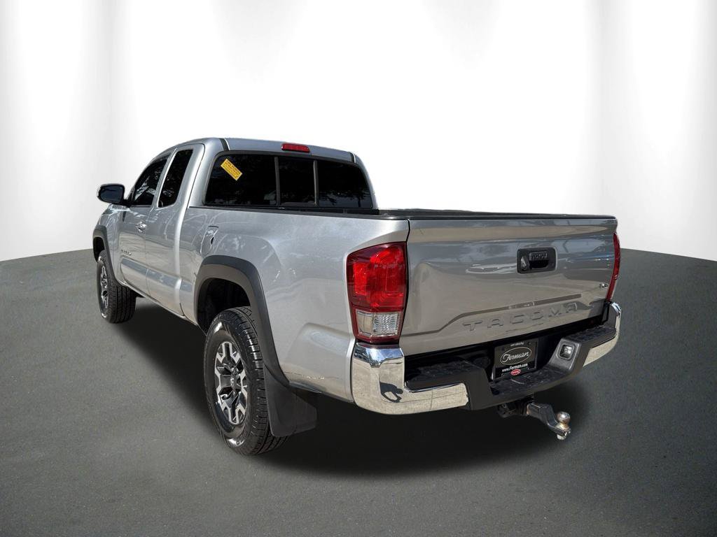 Used 2017 Toyota Tacoma TRD Off-Road w/ Tow Package AWD/4WD image 12