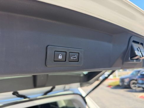 Used 2023 Subaru Ascent Touring AWD/4WD image 28