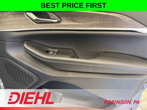 New 2026 Jeep Grand Cherokee Altitude AWD/4WD image 15