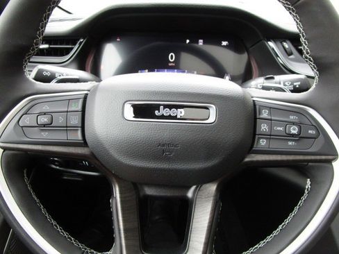 New 2026 Jeep Grand Cherokee Limited w/ Limited Altitude Package AWD/4WD image 21