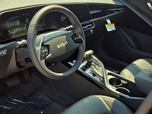 New 2025 Kia Niro SX image 15
