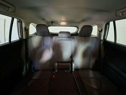 Used 2023 Toyota Highlander LE image 30