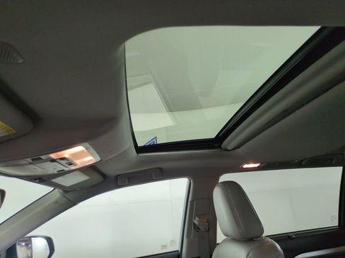 Used 2018 Toyota Highlander XLE image 23