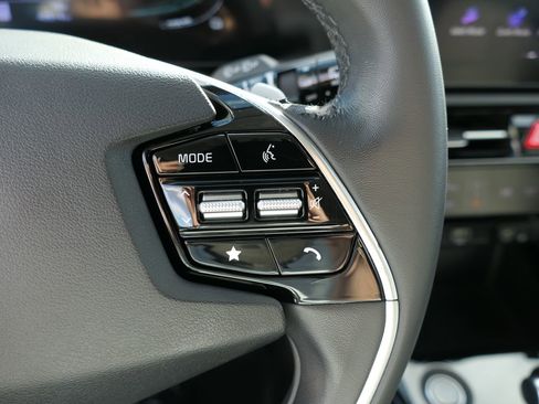 Used 2023 Kia Niro EX image 15