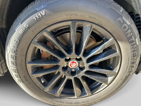 Used 2017 Jaguar F-PACE Prestige image 17