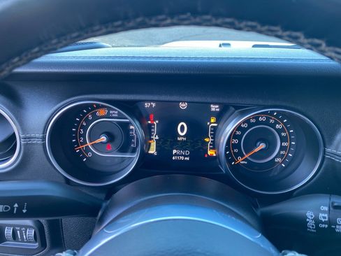 Used 2020 Jeep Wrangler Unlimited Sahara AWD/4WD image 21