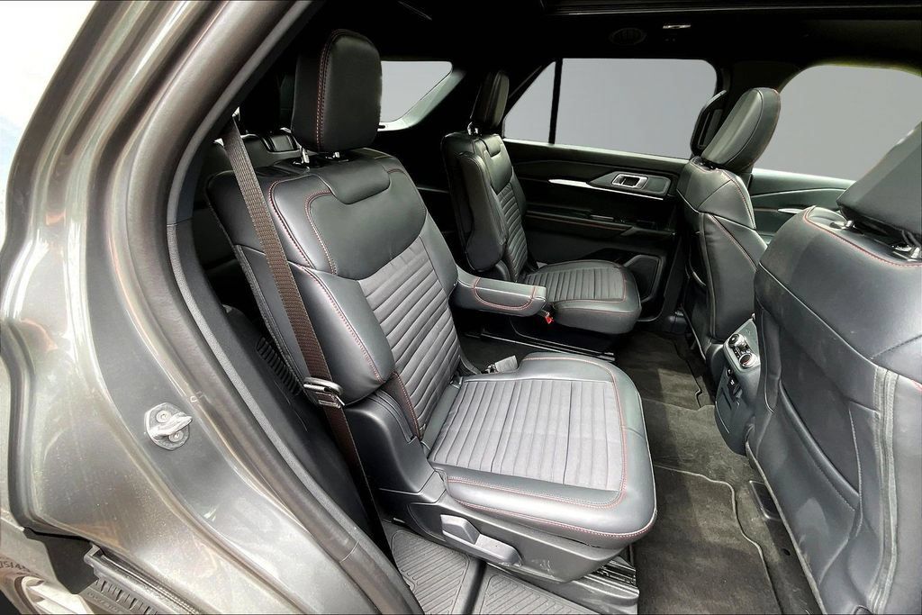 New 2026 Ford Explorer ST-Line w/ ST-Line Street Pack AWD/4WD image 10