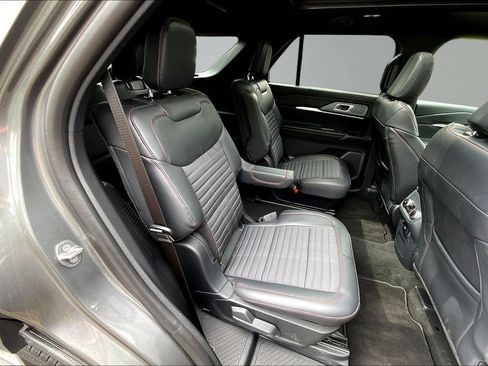 New 2026 Ford Explorer ST-Line w/ ST-Line Street Pack AWD/4WD image 10