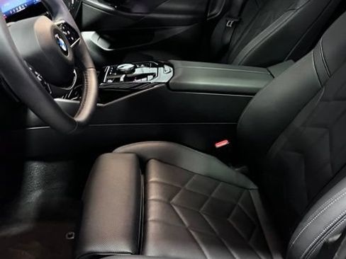 Used 2025 BMW 530i RWD image 9