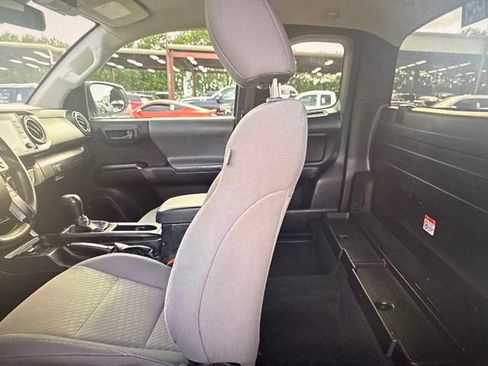 Used 2022 Toyota Tacoma SR RWD image 8