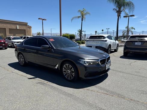 Used 2019 BMW 530e w/ Convenience Package RWD image 2
