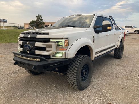 Used 2021 Ford F250 Lariat w/ Lariat Ultimate Package AWD/4WD image 2