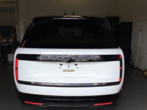 Used 2025 Land Rover Range Rover SE AWD/4WD image 7