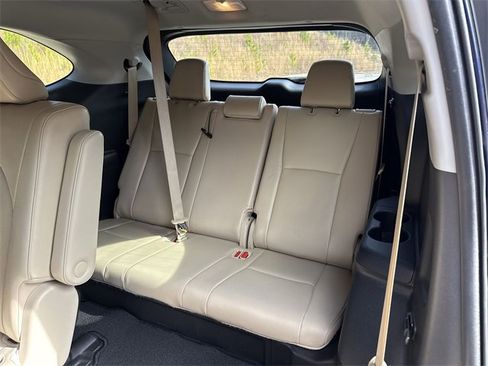 Used 2022 Toyota Highlander Limited image 27