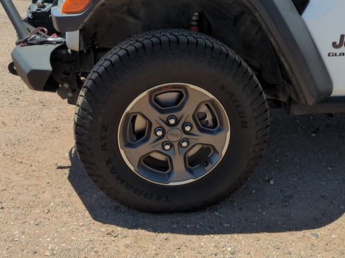 Used 2020 Jeep Gladiator Rubicon AWD/4WD image 9