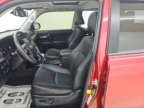 Used 2021 Toyota 4Runner TRD Off-Road Premium w/ Moonroof Package AWD/4WD image 2