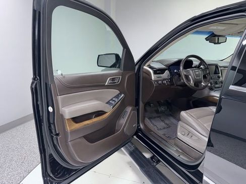 Used 2019 GMC Yukon Denali w/ Denali Ultimate Package image 13