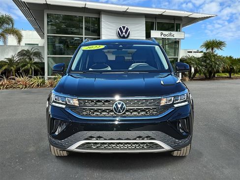 Used 2022 Volkswagen Taos SE image 2