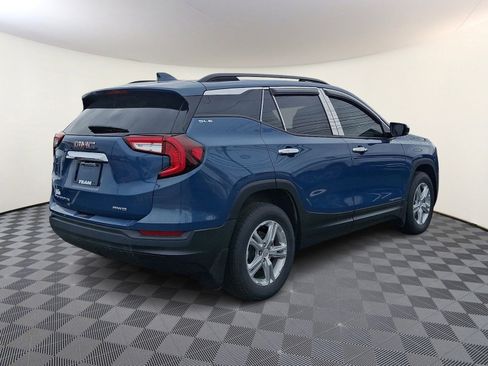 Used 2024 GMC Terrain SLE w/ Driver Convenience Package image 6